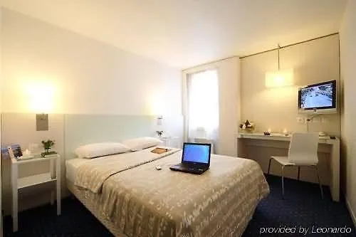 Kyriad Toulouse Blagnac Aeroport 3*,